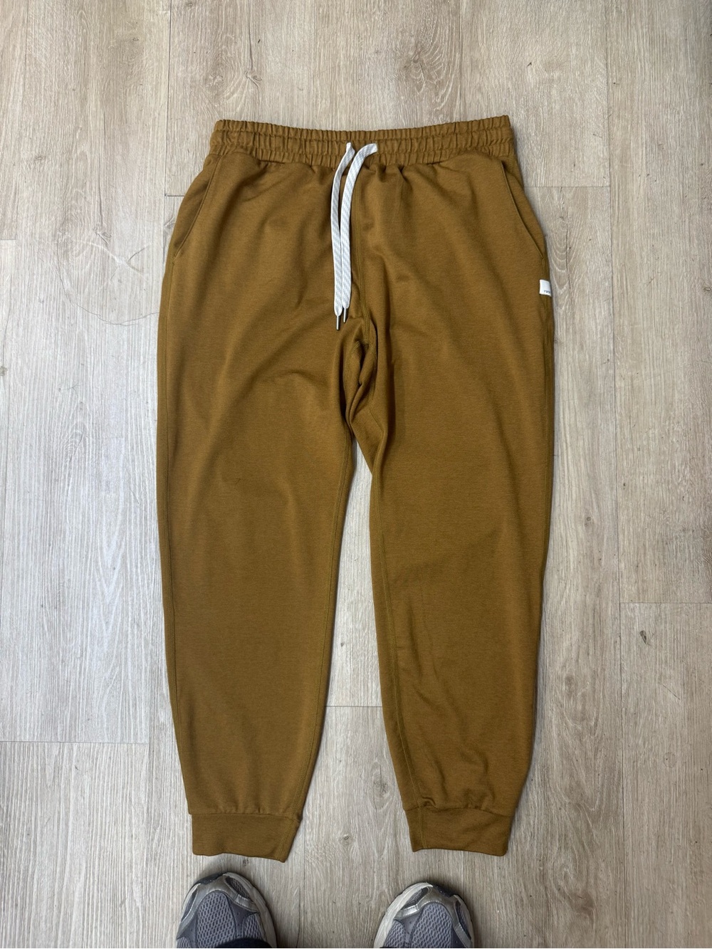 Vuori Caramel Heather Performance Jogger  Pants Womens Sz M